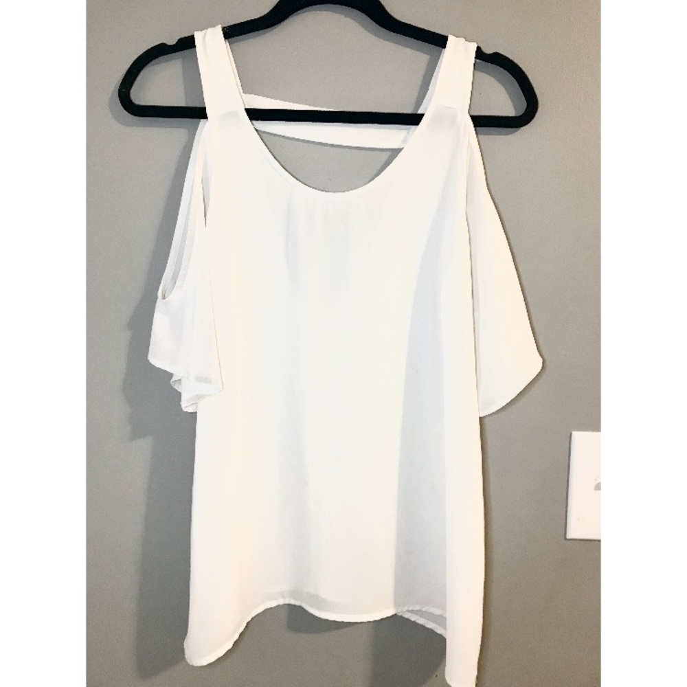 🤍 Cold Shoulder Blouse